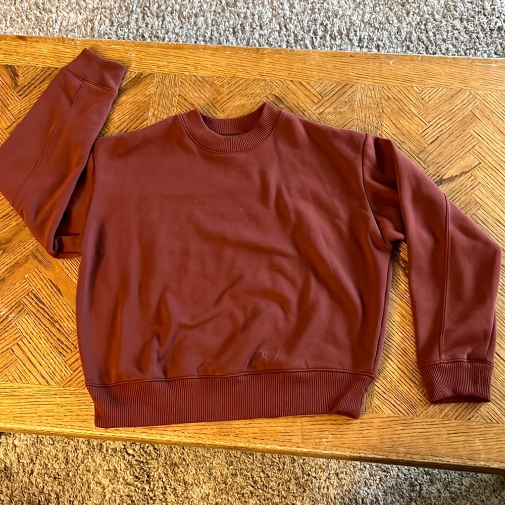 Women’s oversized pullover (small)